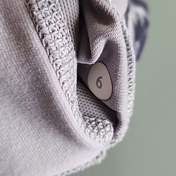 Lululemon Athletica Sports Bra - Picture 4 of 4